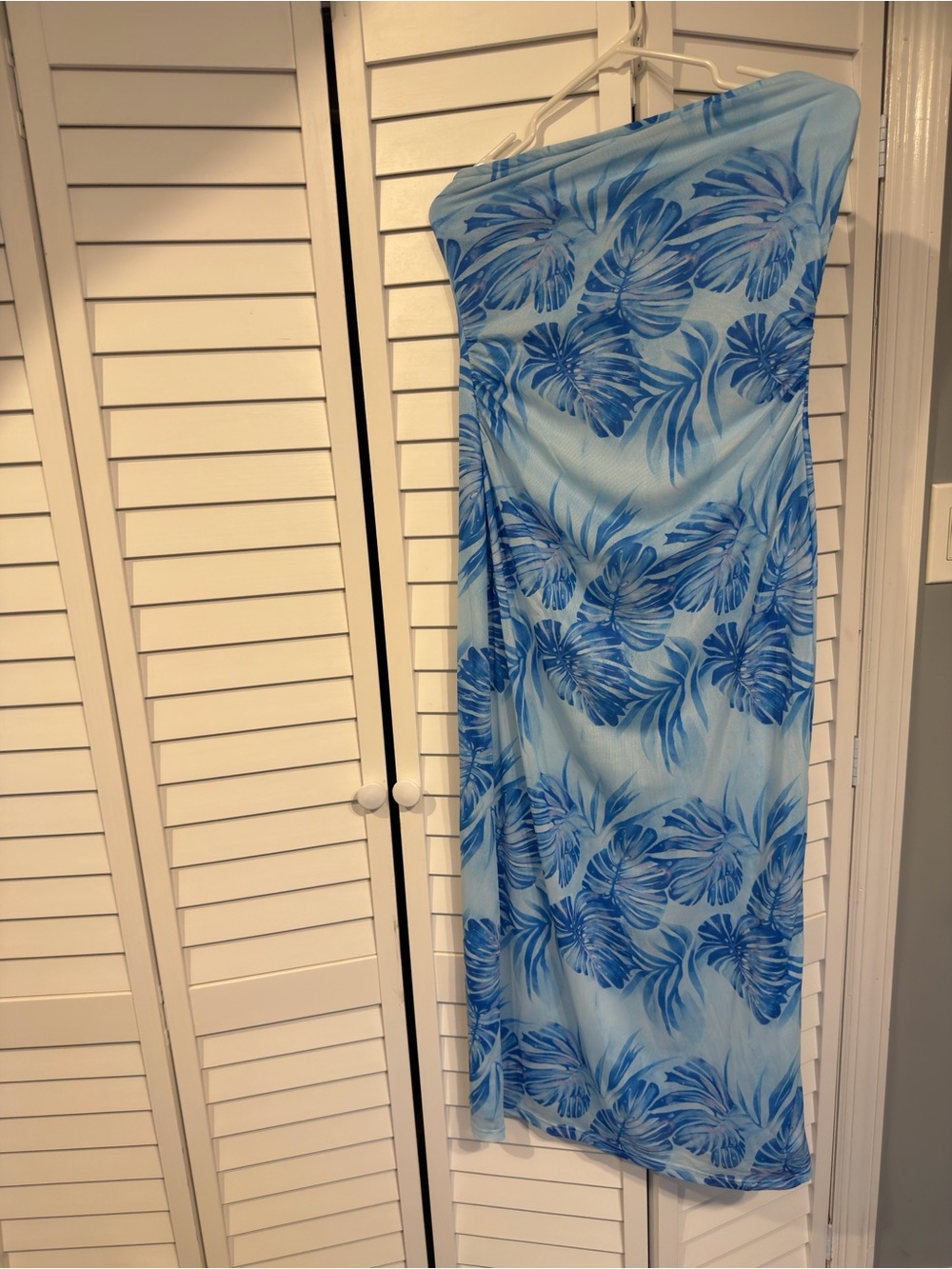 Blue Tropical Print Maxi Dress